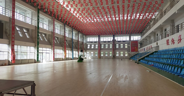 鄂爾多斯世紀(jì)中學(xué)運(yùn)動(dòng)地板鋪設(shè)案例